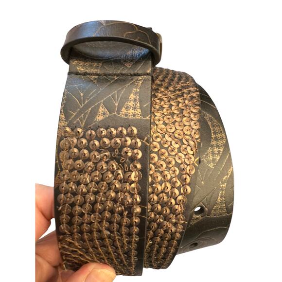 Lucky Brand Black Brown Tooled Embossed Leather Belt Brass Buckle Boho S NEW - Picture 5 of 9